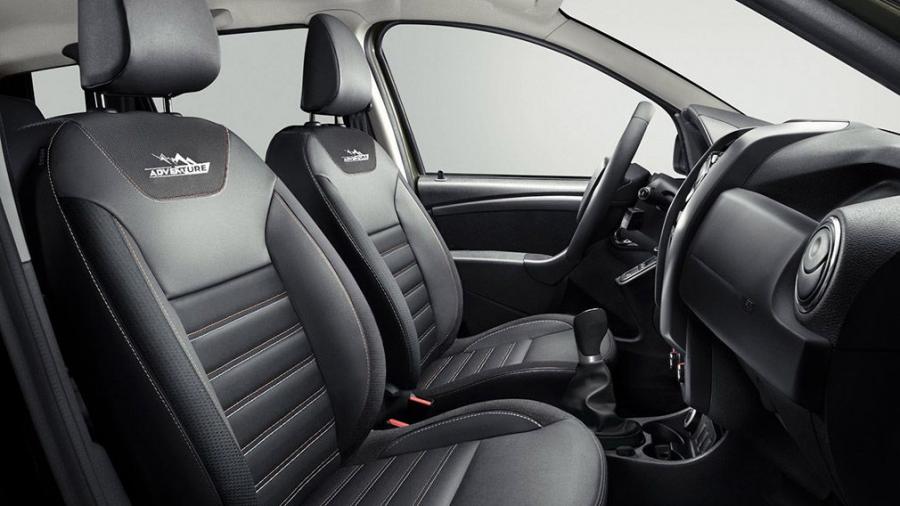 Интерьер Renault Duster Adventure 2019 года  (CIS) (фото 3 из 4)